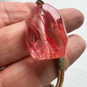 Artisan Wire Wrapped Bangle Pink Faceted Resin Stone Gold Tone Bracelet 8in